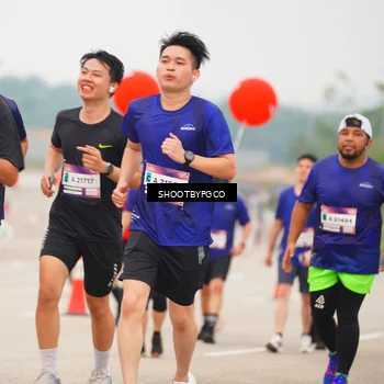 Runner Photo 7417065