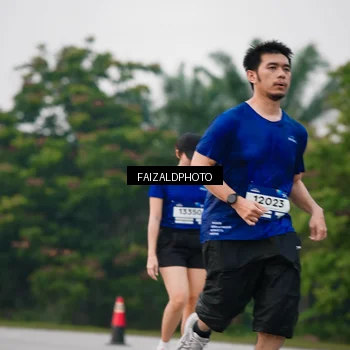 Runner Photo 7417066