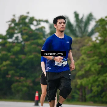Runner Photo 7417067