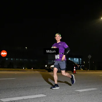 Runner Photo 7417079