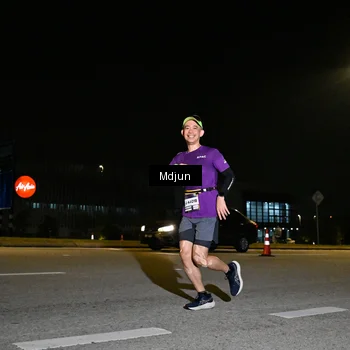 Runner Photo 7417080