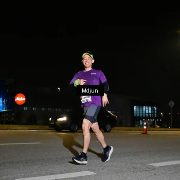 Runner Photo 7417082