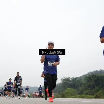Runner Photo 7417088