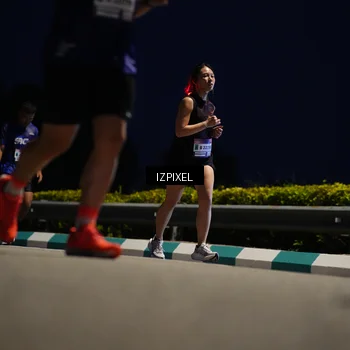 Runner Photo 7417104