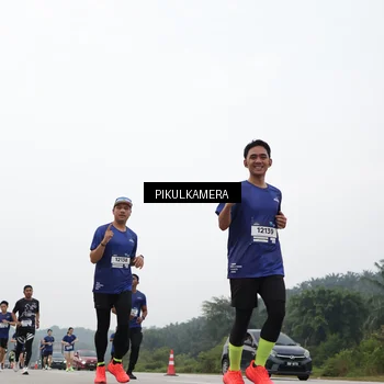 Runner Photo 7417112
