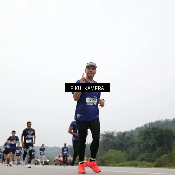Runner Photo 7417117