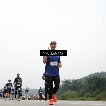 Runner Photo 7417119