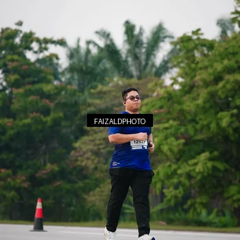 Runner Photo 7417125