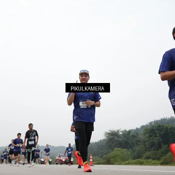 Runner Photo 7417136