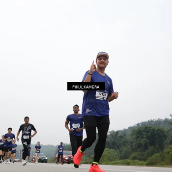 Runner Photo 7417190