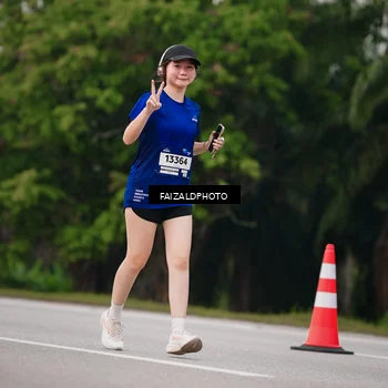 Runner Photo 7417191