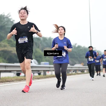 Runner Photo 7417240