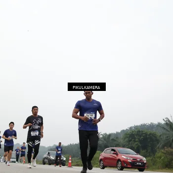 Runner Photo 7417244