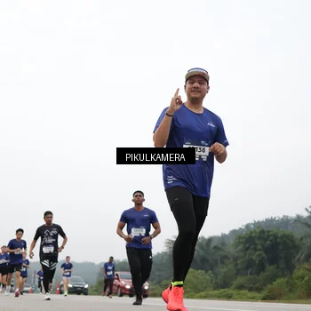 Runner Photo 7417273