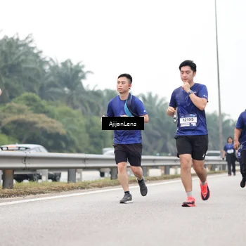 Runner Photo 7417374