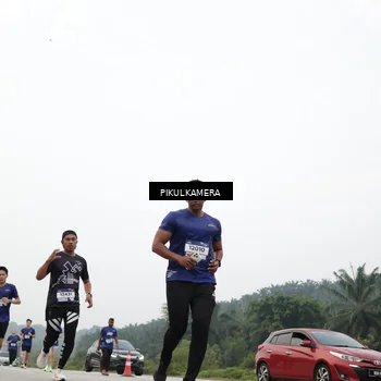 Runner Photo 7417390