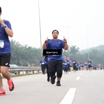 Runner Photo 7417401