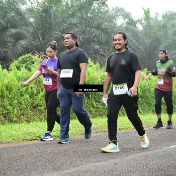 Runner Photo 7417420
