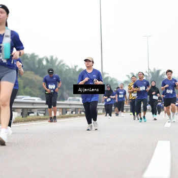 Runner Photo 7417488