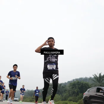 Runner Photo 7417489