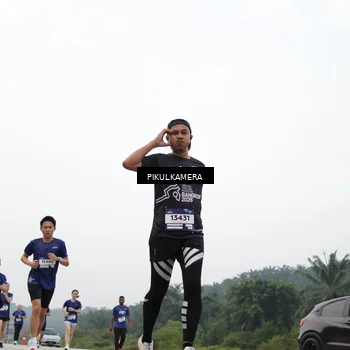 Runner Photo 7417503
