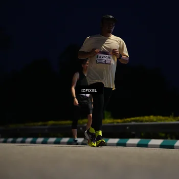 Runner Photo 7417512