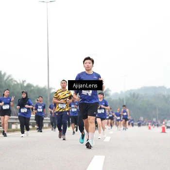 Runner Photo 7417523