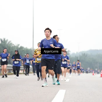 Runner Photo 7417532