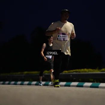 Runner Photo 7417534