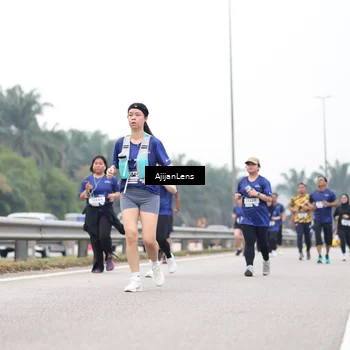 Runner Photo 7417568