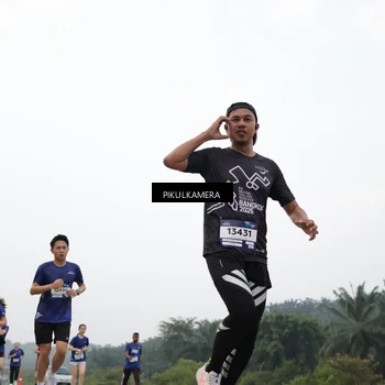 Runner Photo 7417584
