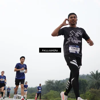 Runner Photo 7417585