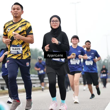 Runner Photo 7417590
