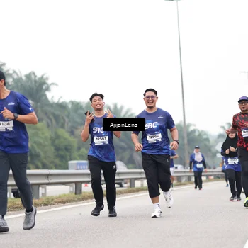 Runner Photo 7417640
