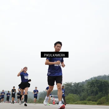 Runner Photo 7417663