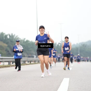 Runner Photo 7417667
