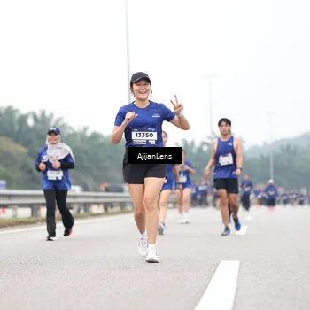 Runner Photo 7417692
