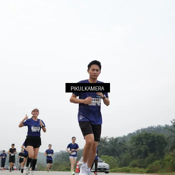 Runner Photo 7417710
