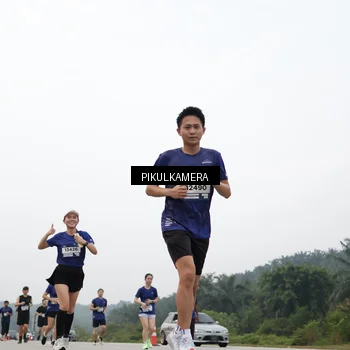 Runner Photo 7417756