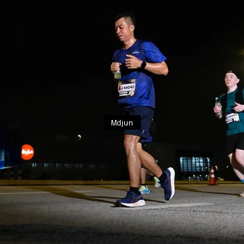 Runner Photo 7417778