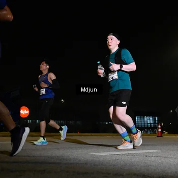 Runner Photo 7417798