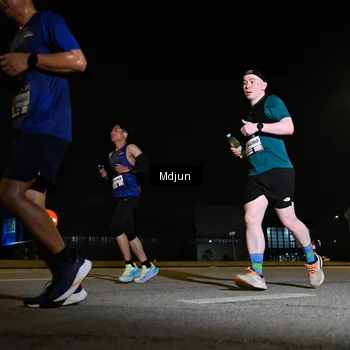 Runner Photo 7417805