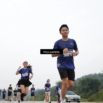 Runner Photo 7417820