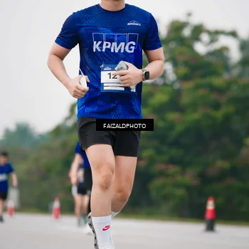 Runner Photo 7417840