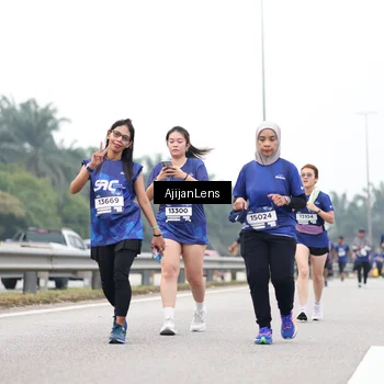 Runner Photo 7417842