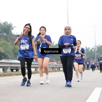 Runner Photo 7417859
