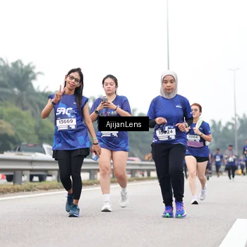 Runner Photo 7417860