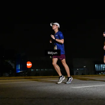 Runner Photo 7417879