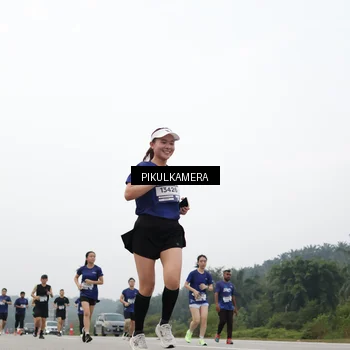 Runner Photo 7417880