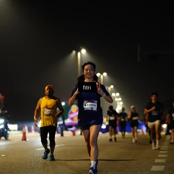 Runner Photo 7417892